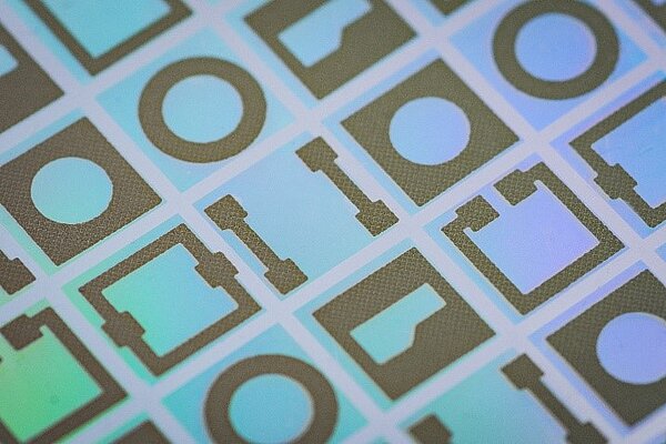 delo_news-monolithic-lenses.jpg